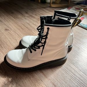White doc marten lace ups, great condition only work a couple times!